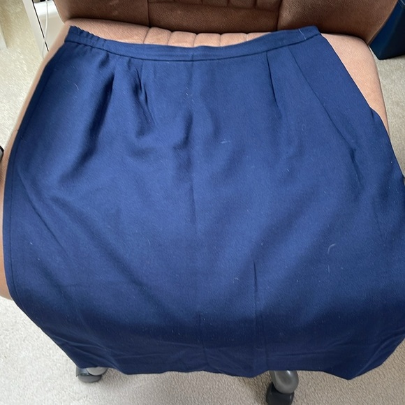 Atrium Collection vintage 3-piece navy blue suit - Picture 4 of 5